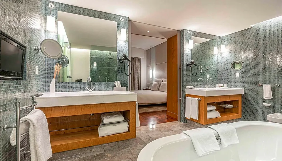 سوئیس اوتل کراسنی هولمی مسکو